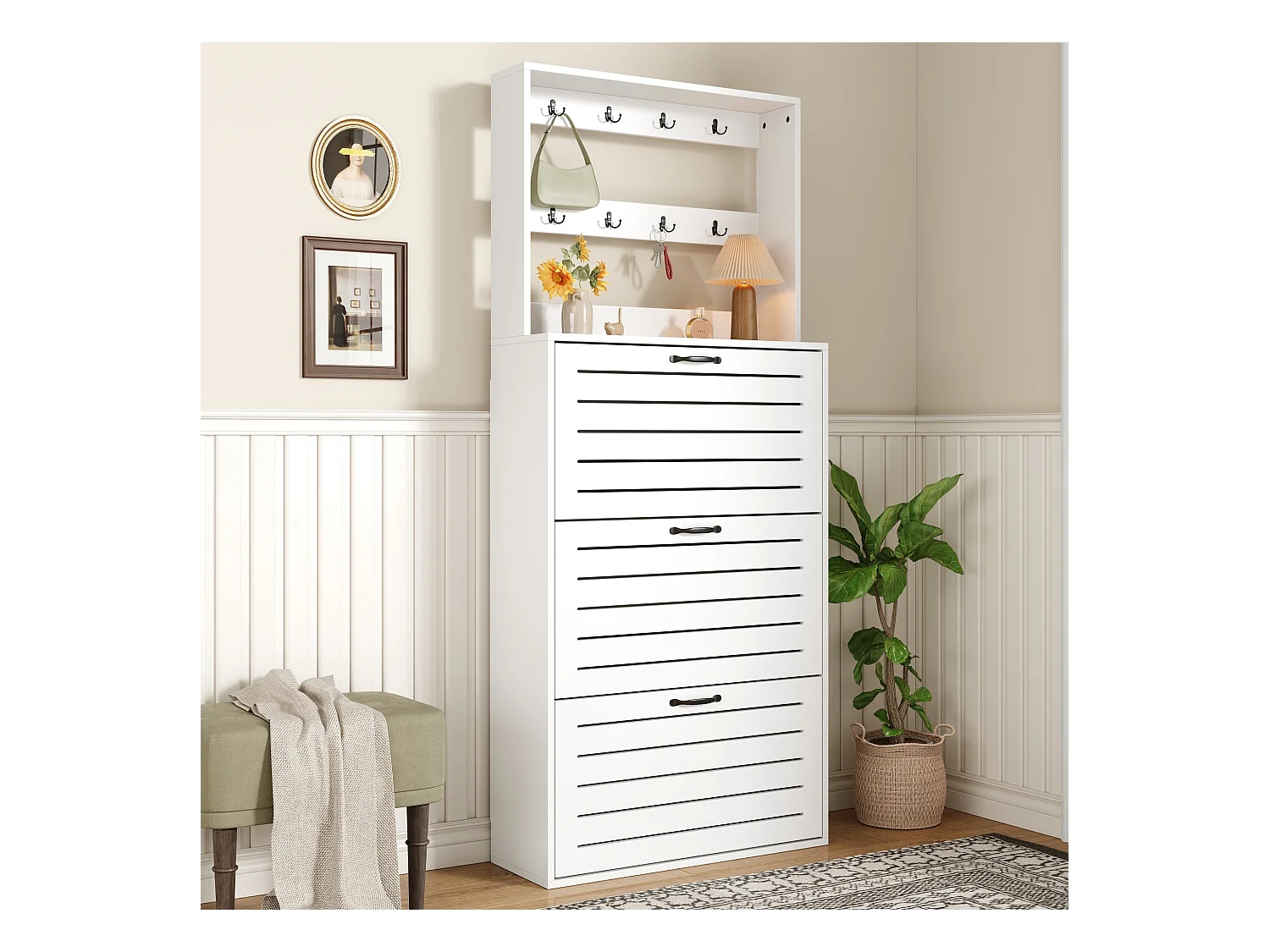 Biała szafka na buty z 3 drzwiami i 8 haczykami – Do przedpokoju i korytarza