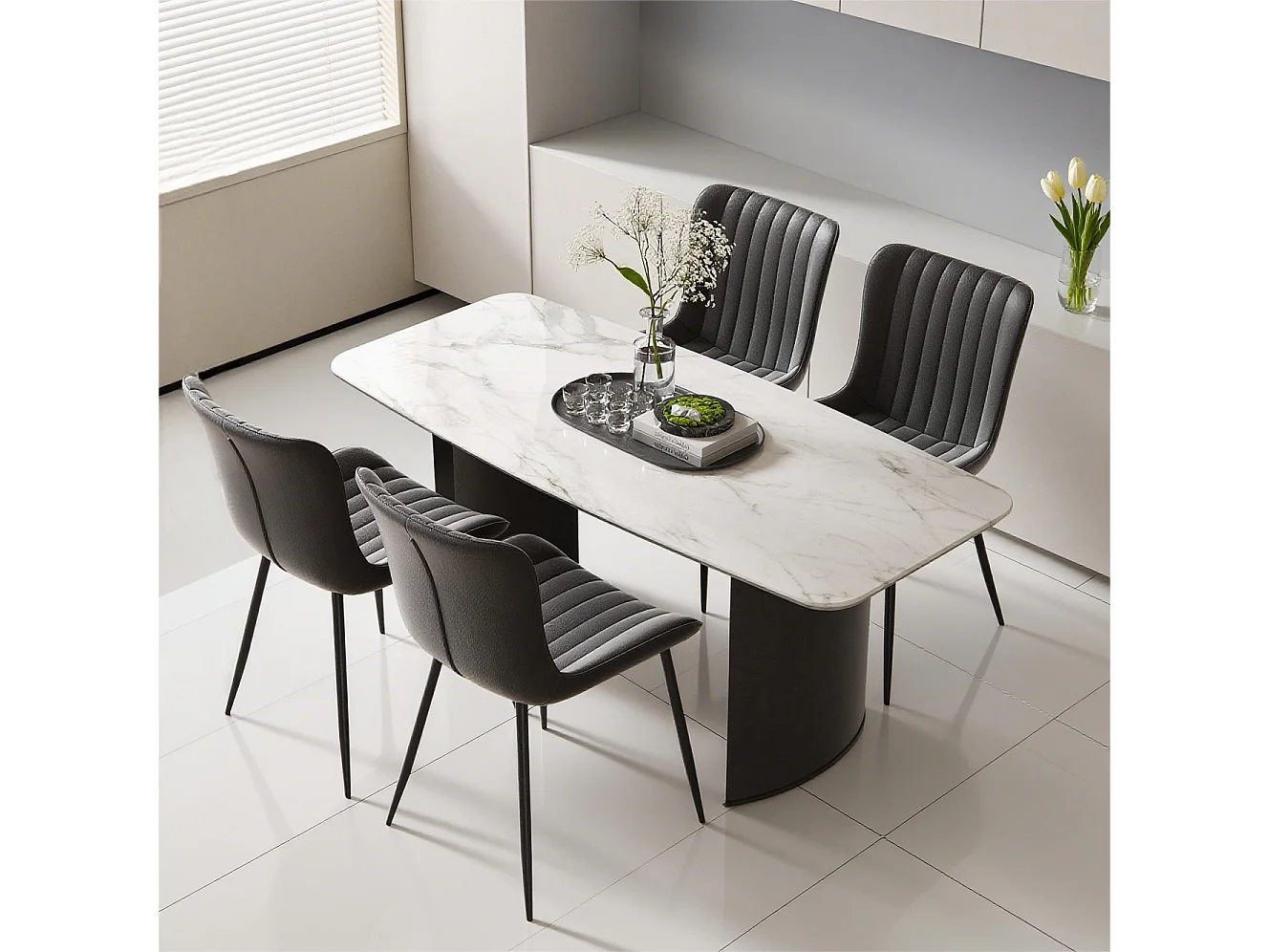 Lot de 4 chaises de salle à manger en PU noir avec pieds en métal - style moderne