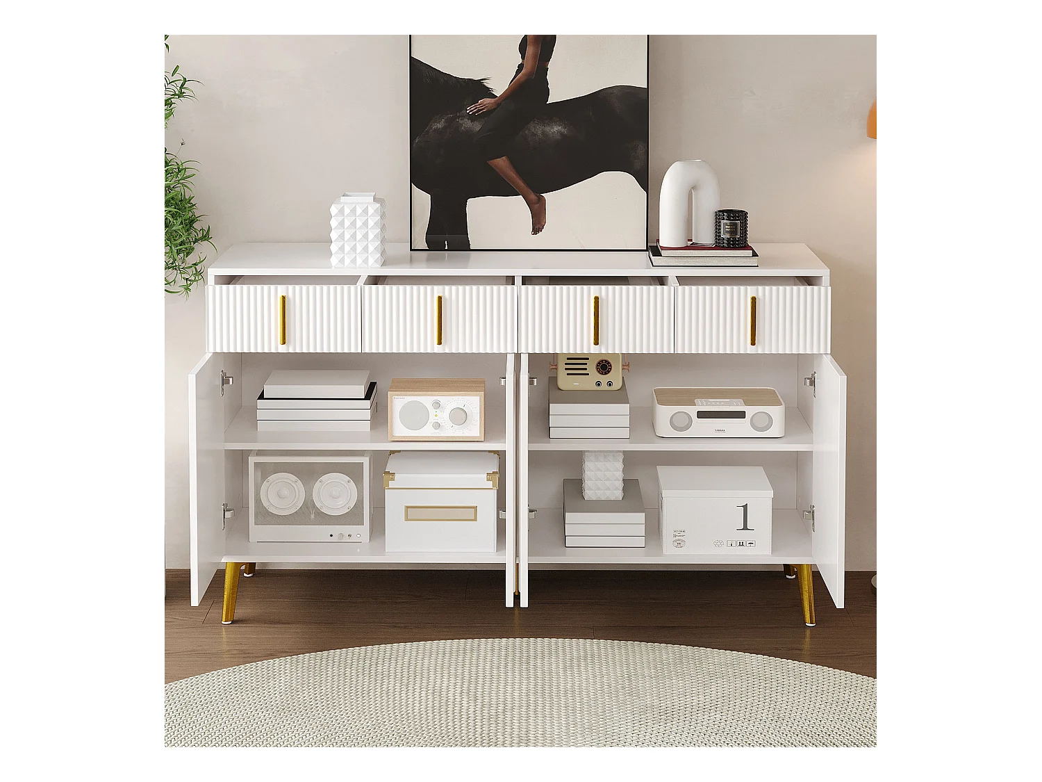 Buffet blanc avec 4 portes et 4 tiroirs de rangement, poignées et pieds dorés