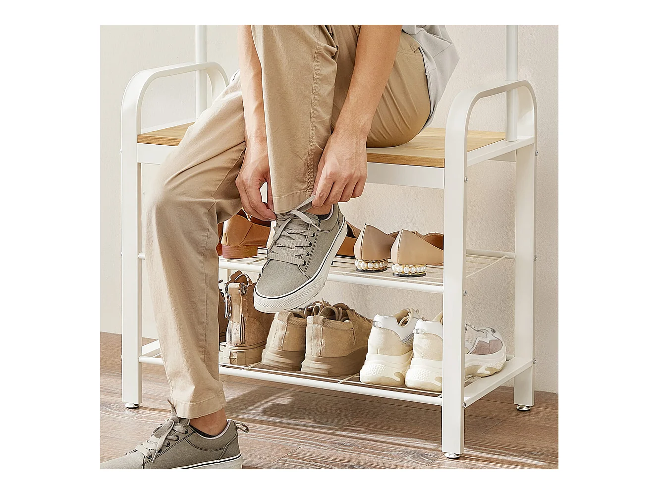 Cintre à vêtements Valora – Chêne Sonoma avec cadre blanc