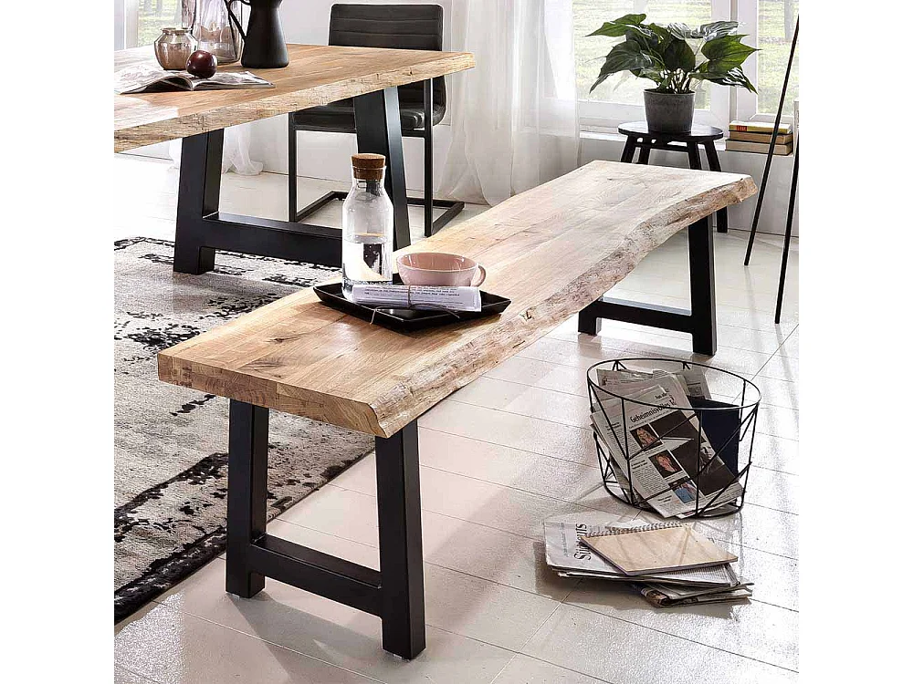 Essbank mit Baumkante ohne Lehne