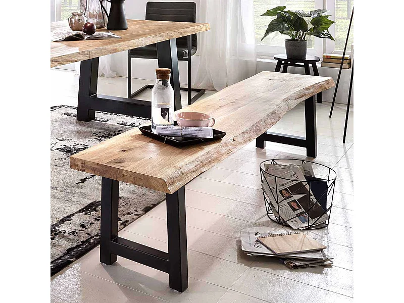 Essbank mit Baumkante ohne Lehne