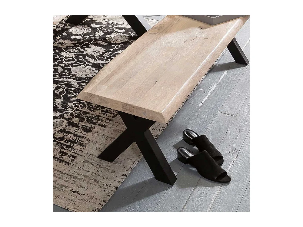 Baumkanten Esstischbank aus Eiche White Wash massiv X-Fußgestell in Schwarz