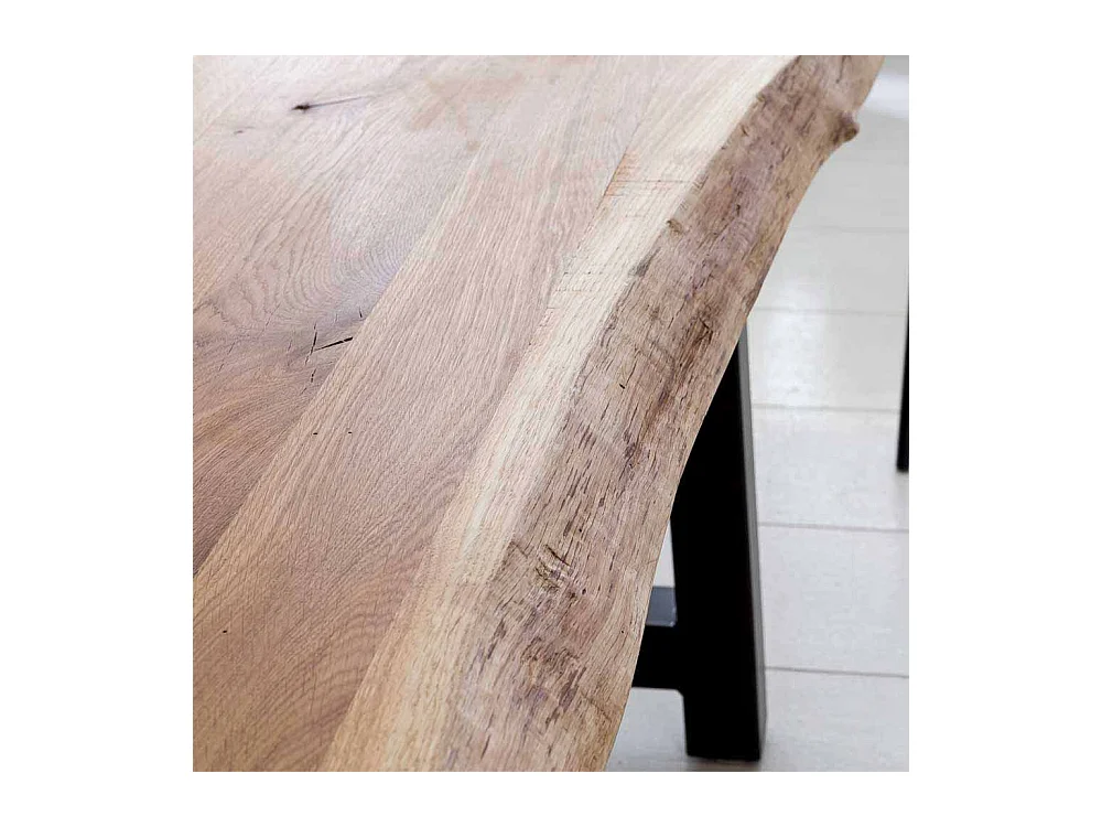 Essbank mit Baumkante ohne Lehne