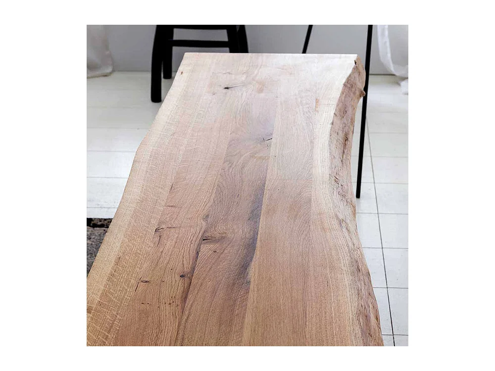 Essbank mit Baumkante ohne Lehne