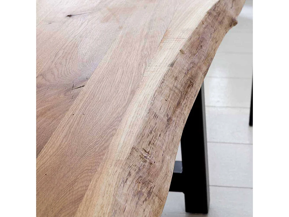 Essbank mit Baumkante ohne Lehne