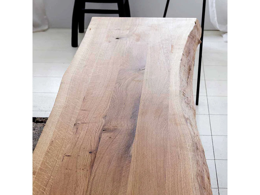 Essbank mit Baumkante ohne Lehne