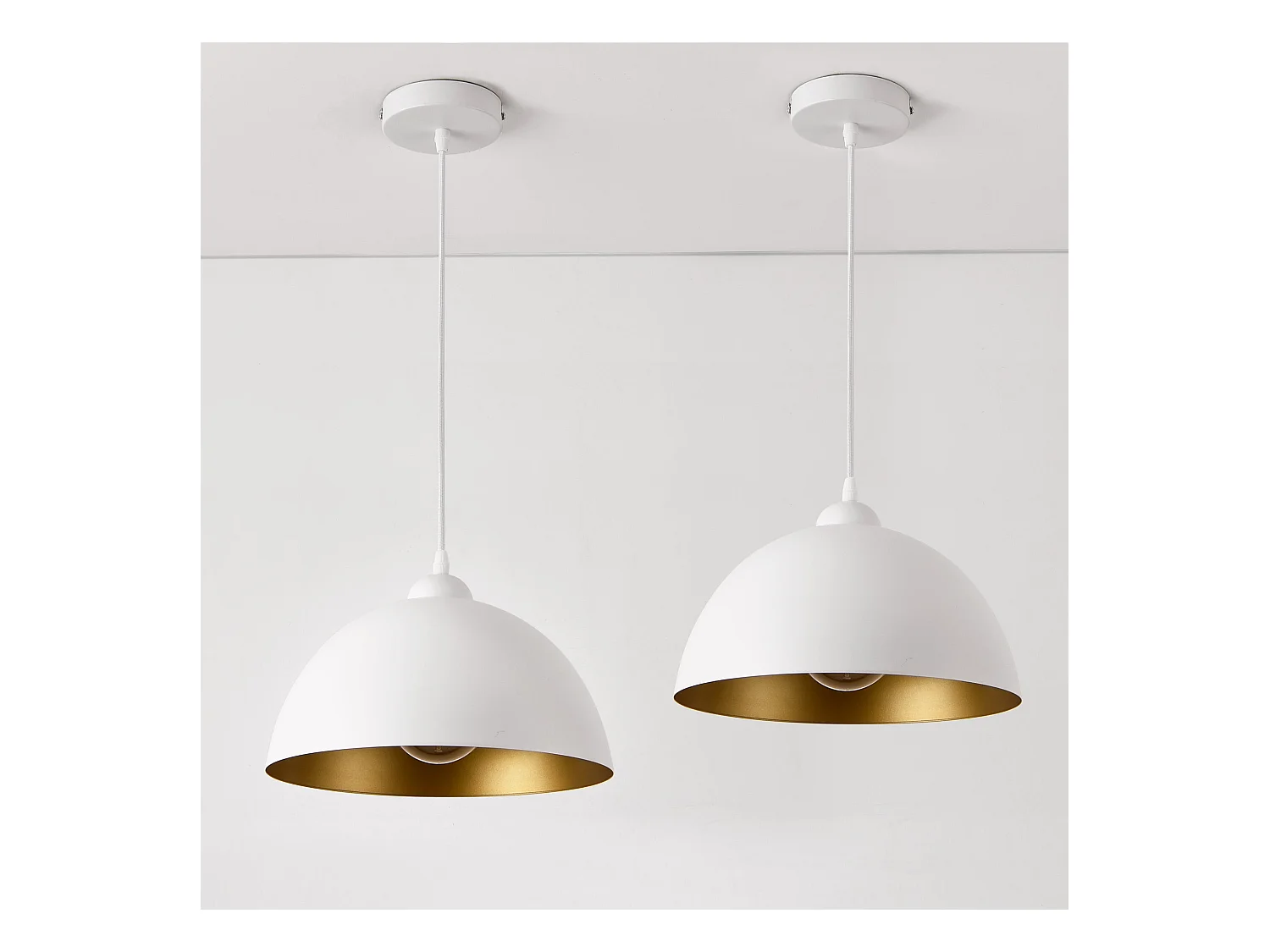 Lot de 2 lampes à suspension éclairage intérieur hauteur réglable métal diamètre 30 cm blanc doré 03_0005760