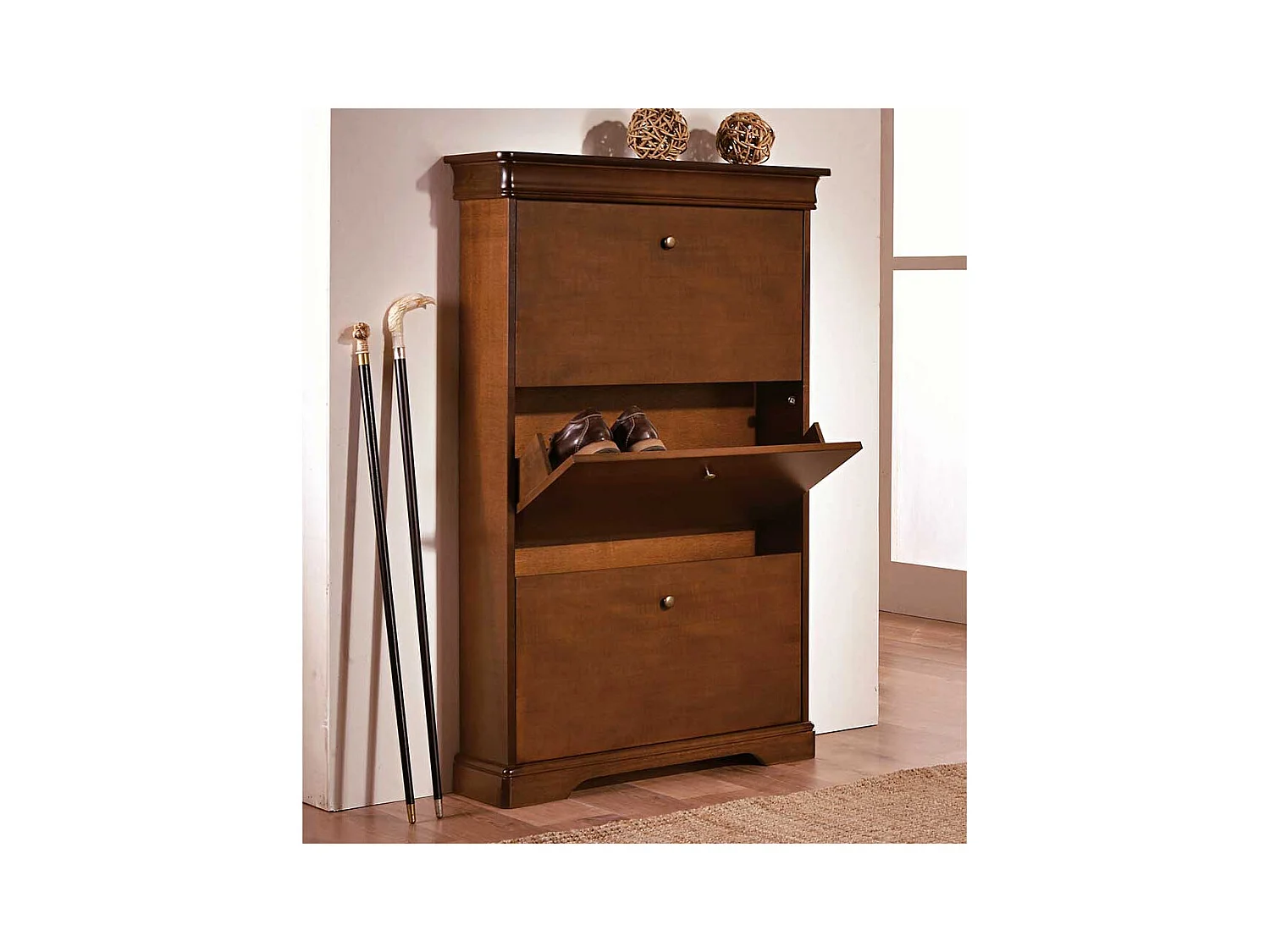 Schuhklappen Schrank in Nussbaumfarben klassischen Stil