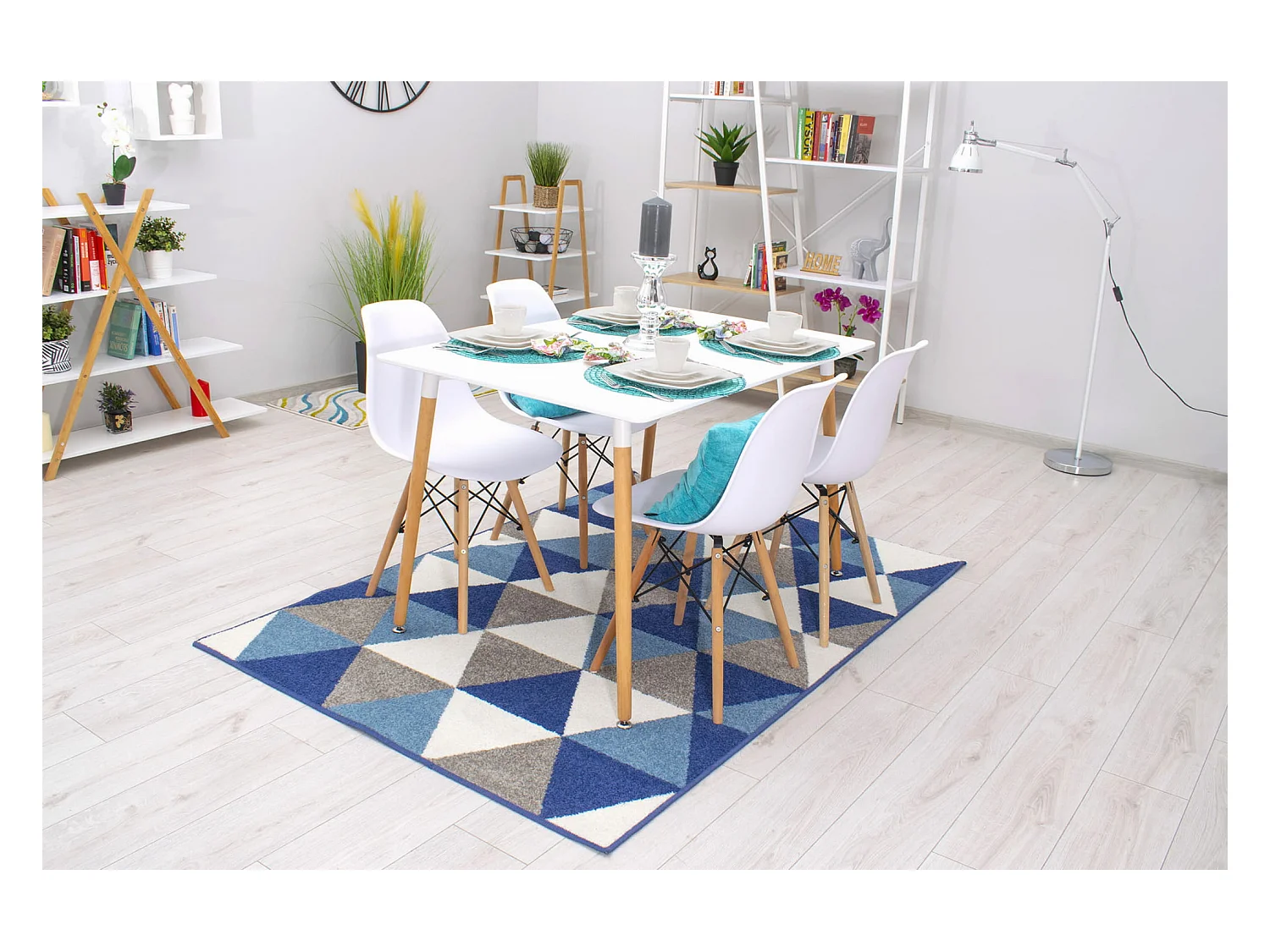 Valora Esszimmerset | KOVA 80 cm weißer runder Tisch + 4 OSAKA weiße Stühle