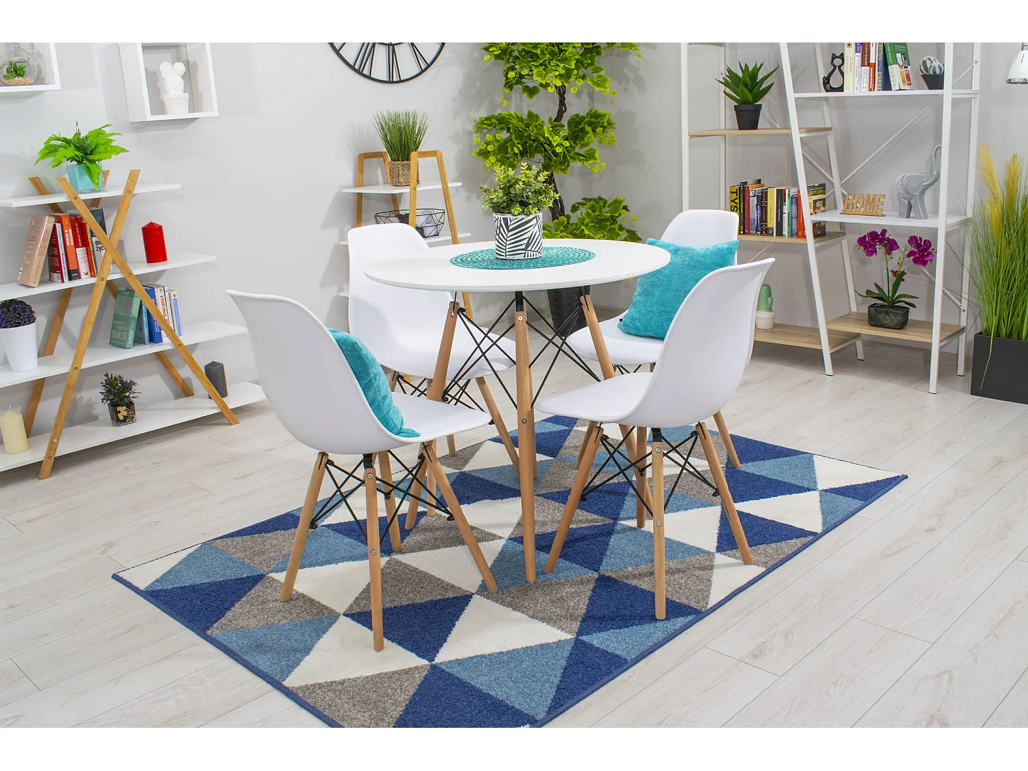 Ensemble Valora – Table ronde blanche KOVA Ø80 + 4 chaises blanches OSAKA