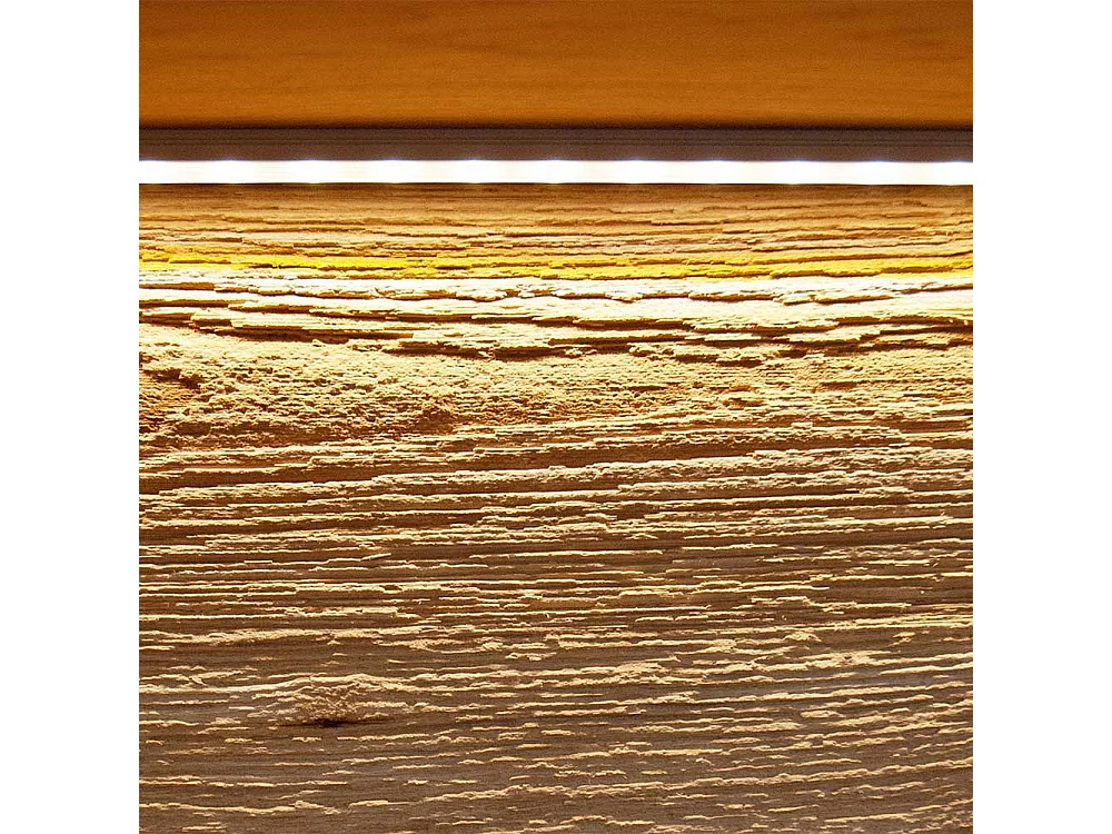 Wandregal aus Wildeiche Massivholz LED Beleuchtung