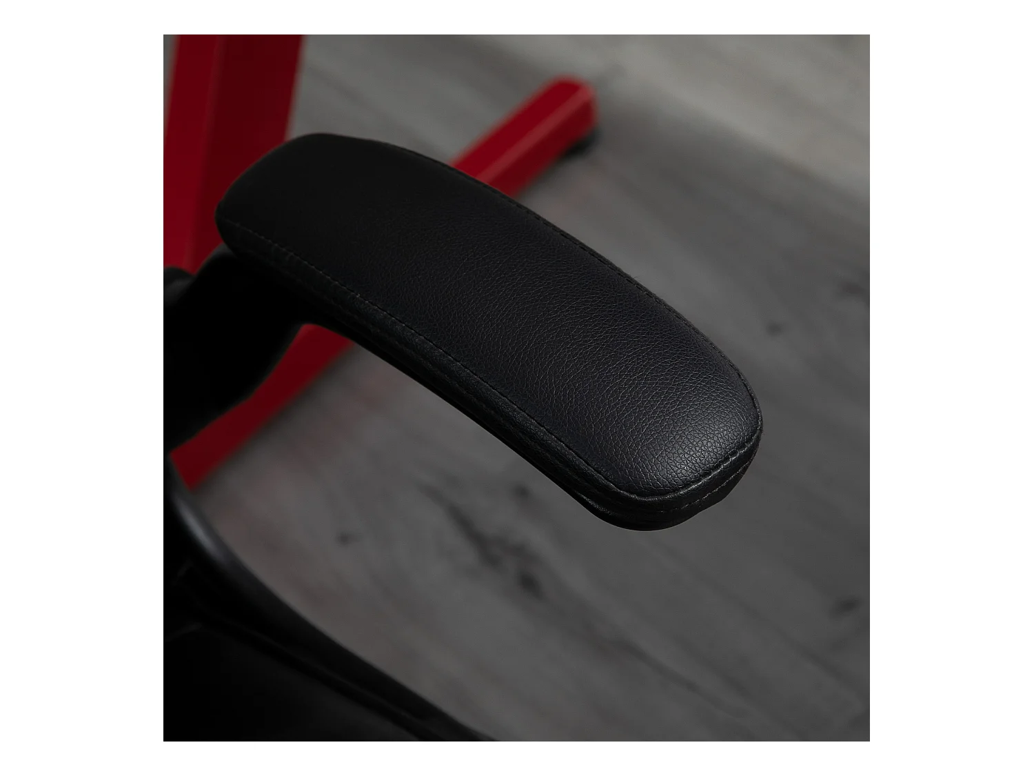 Fauteuil ergonomique type gaming, réglable en hauteur avec fonction bascule, siège rembourré noir, idéal pour bureau et home office