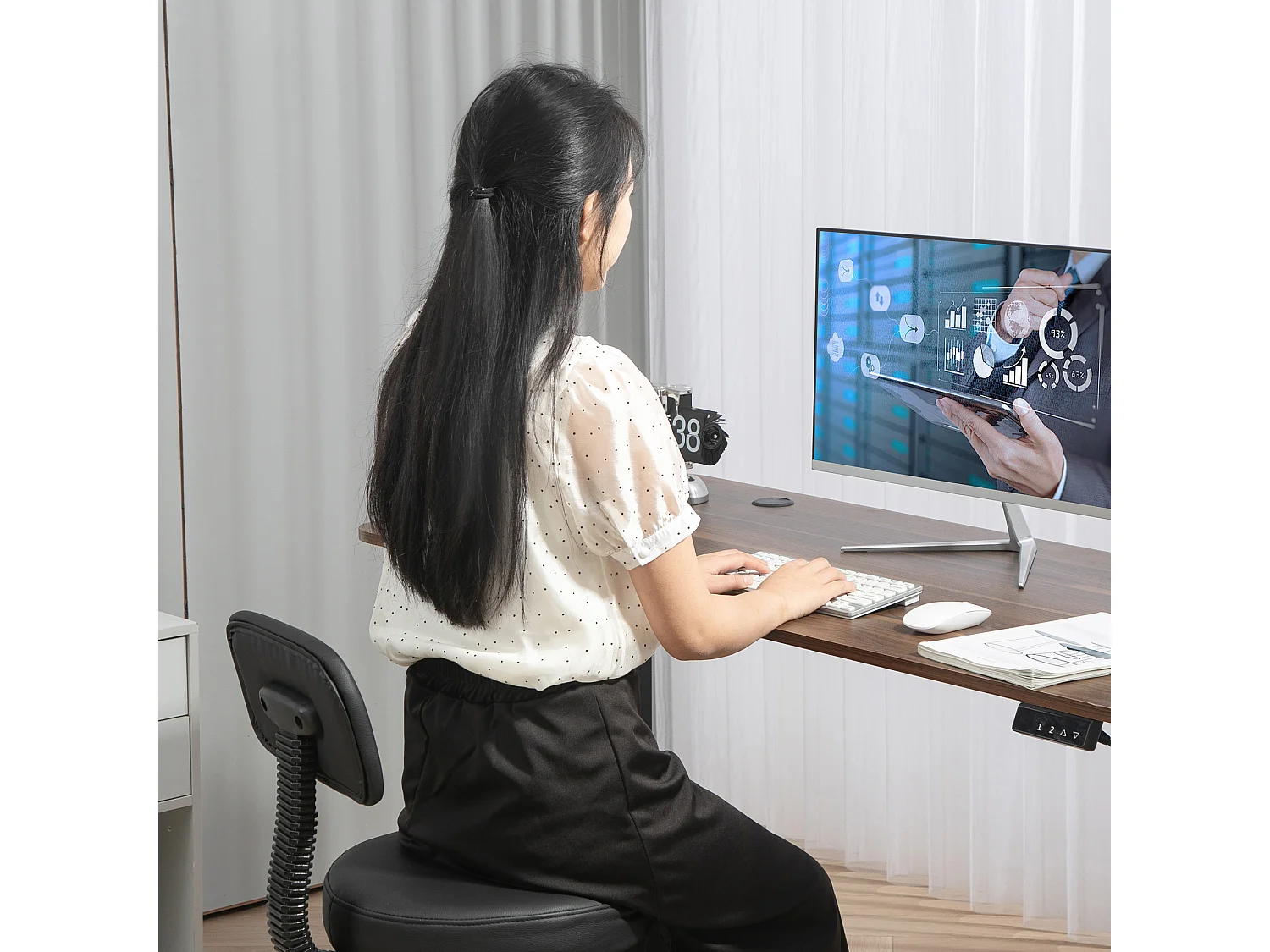 Chaise de bureau ergonomique, tabouret dessin, hauteur réglable avec repose-pieds, fauteuil pivotant, pour bureau ou salon, simili cuir noir