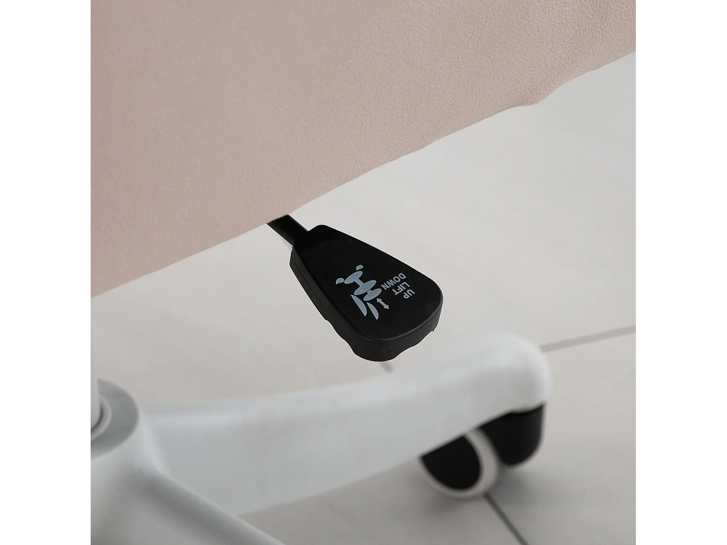 Chaise de bureau pivotante avec vibration et massage, accoudoirs ajustables, idéale pour le travail à domicile