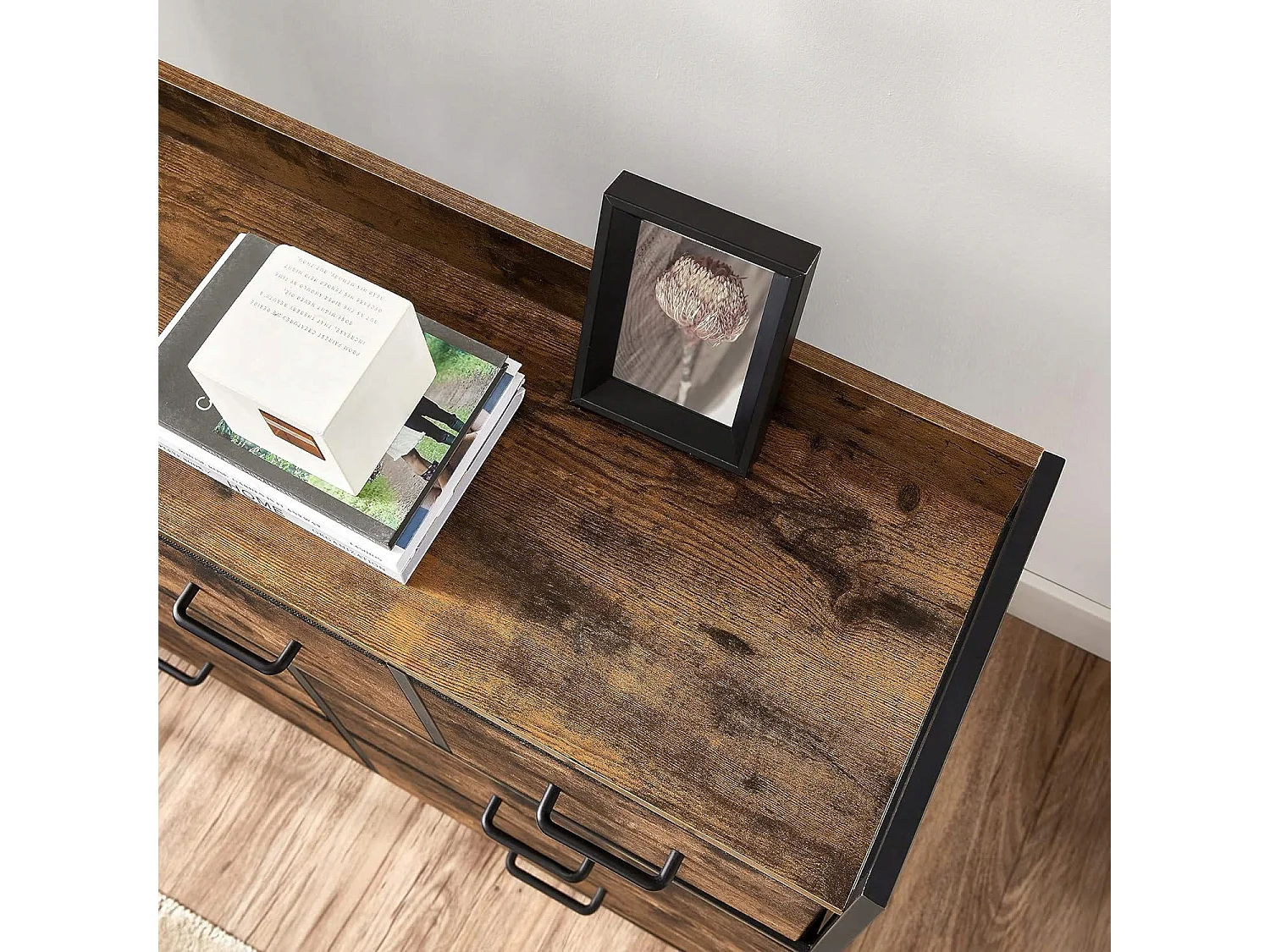 Commode industrielle rustique marron Valora de style loft | rangement