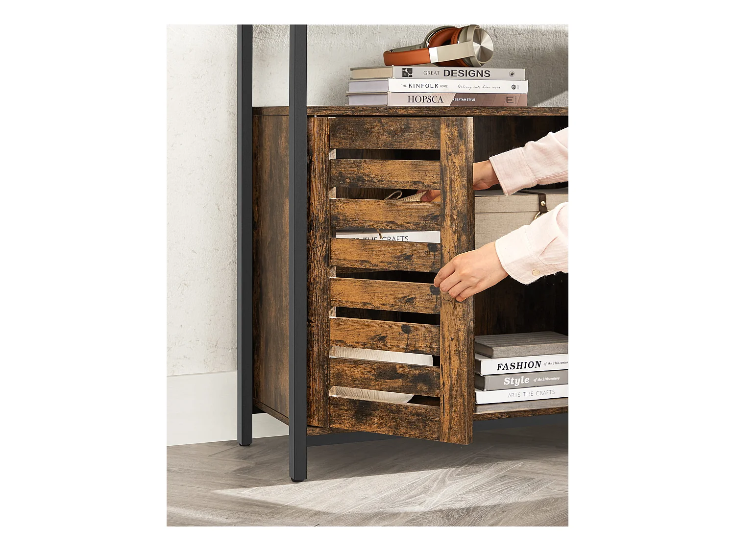 Commode rustique marron Valora avec étagères et cadre en acier