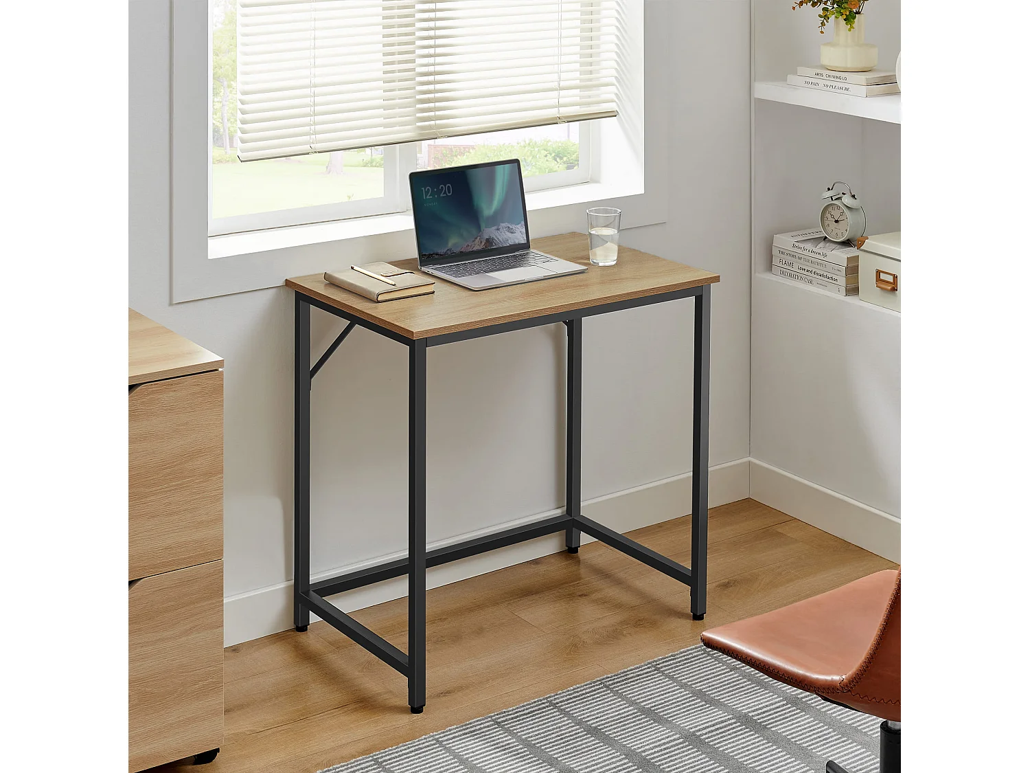 Mesa de computador Valora – Carvalho Sonoma com estrutura de aço preto 80x50