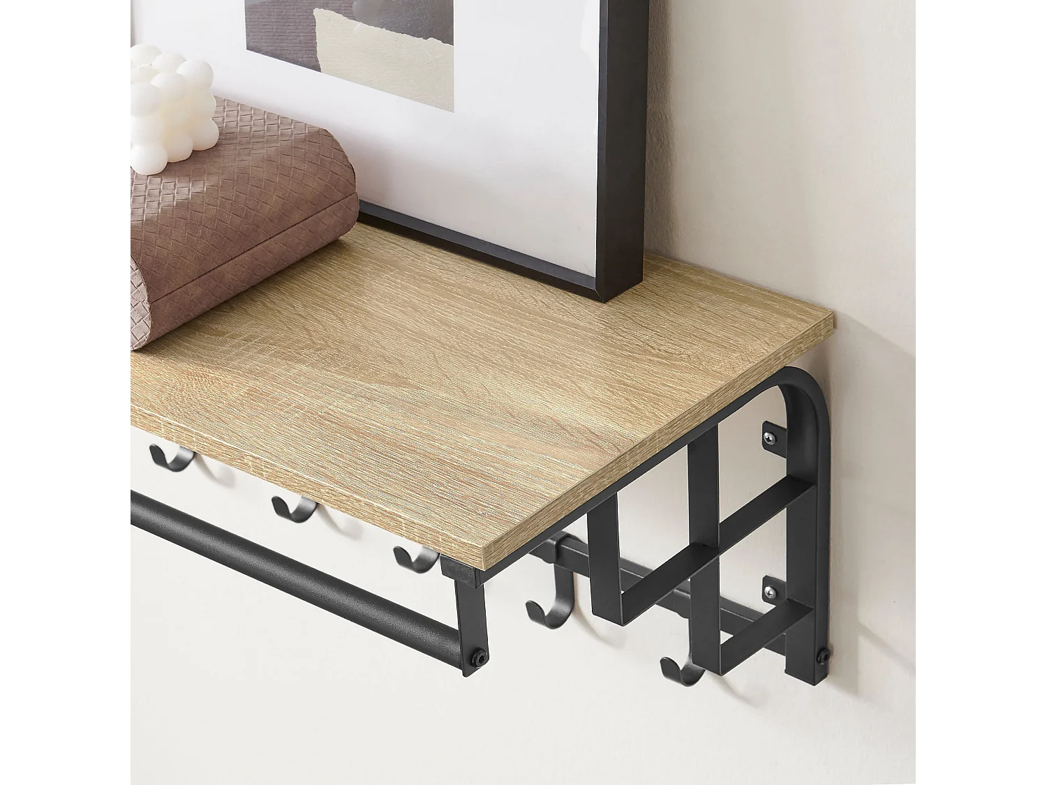 Estante de pared Valora con colgadores – Roble Sonoma con marco negro