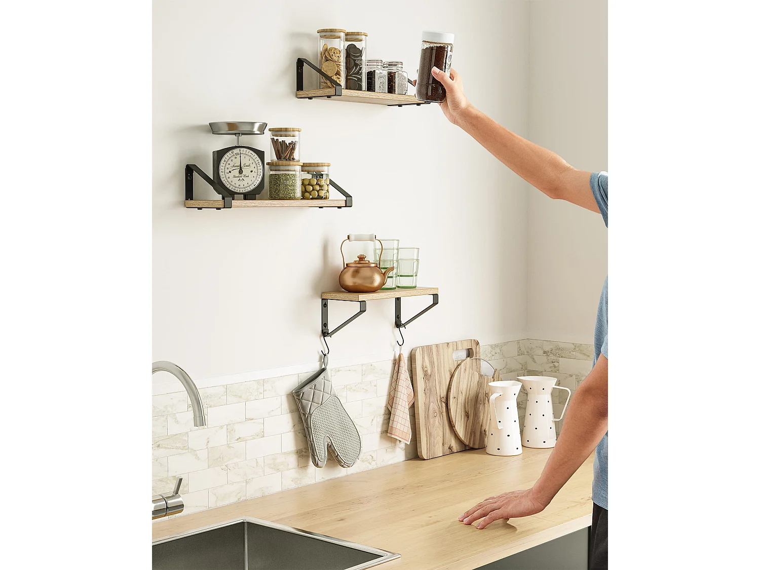 Juego de 3 estantes de pared Valora – Roble Sonoma con marco negro