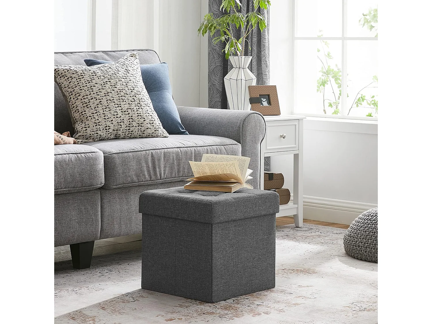 Pouf de rangement Valora gris foncé avec siège rabattable pour salon