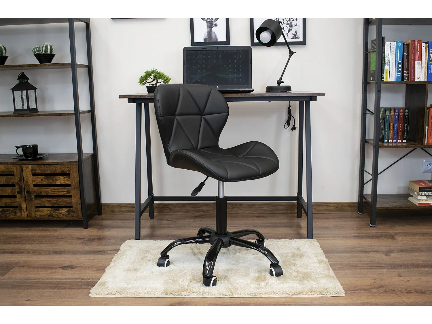 Cadeira giratória Valora FETO couro preto assento escritório