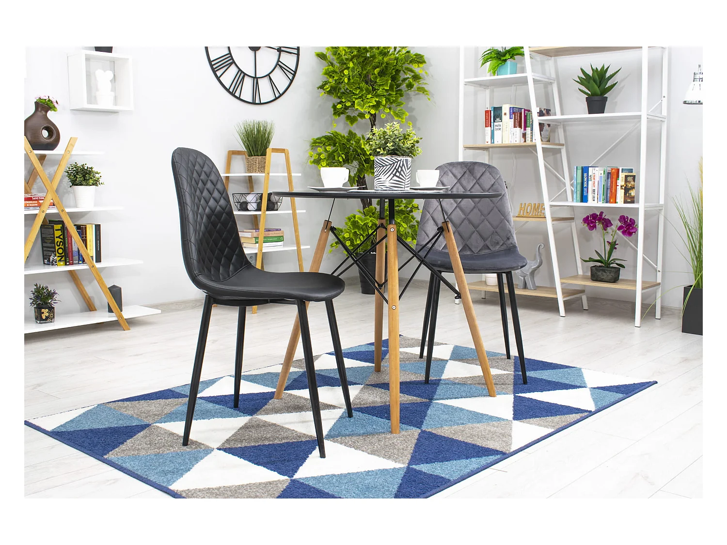 Chaise Valora DAPI en velours gris foncé avec pieds en métal x1