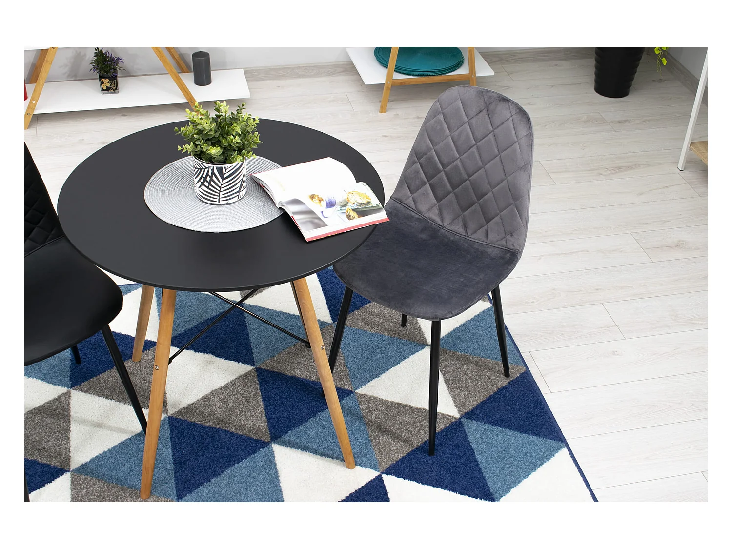 Chaises Valora DAPI en velours gris foncé, lot de 4 | durable | comYERRable