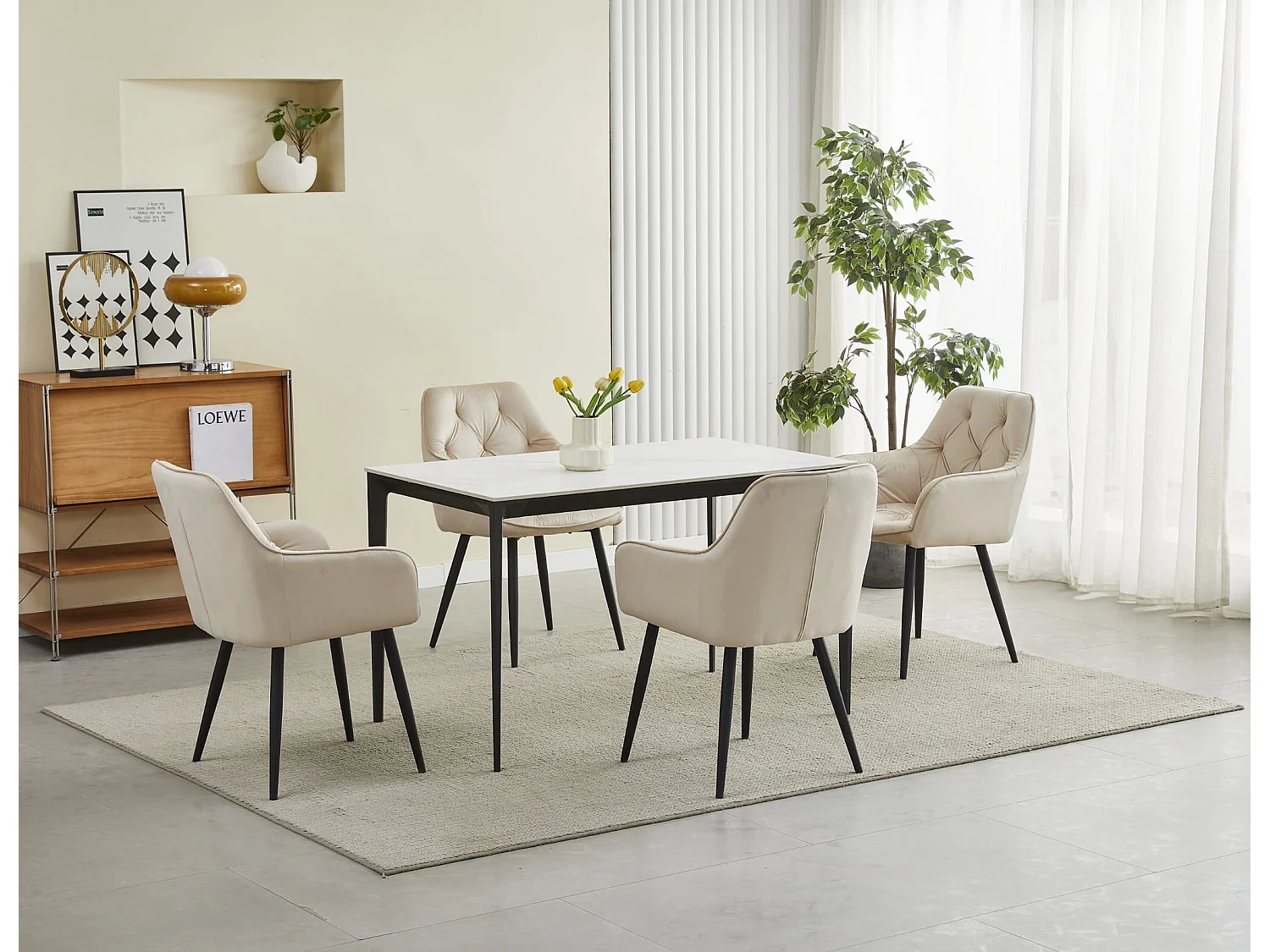 Valora LUKK eetkamerstoel – beige fluweel met zwarte poten x1