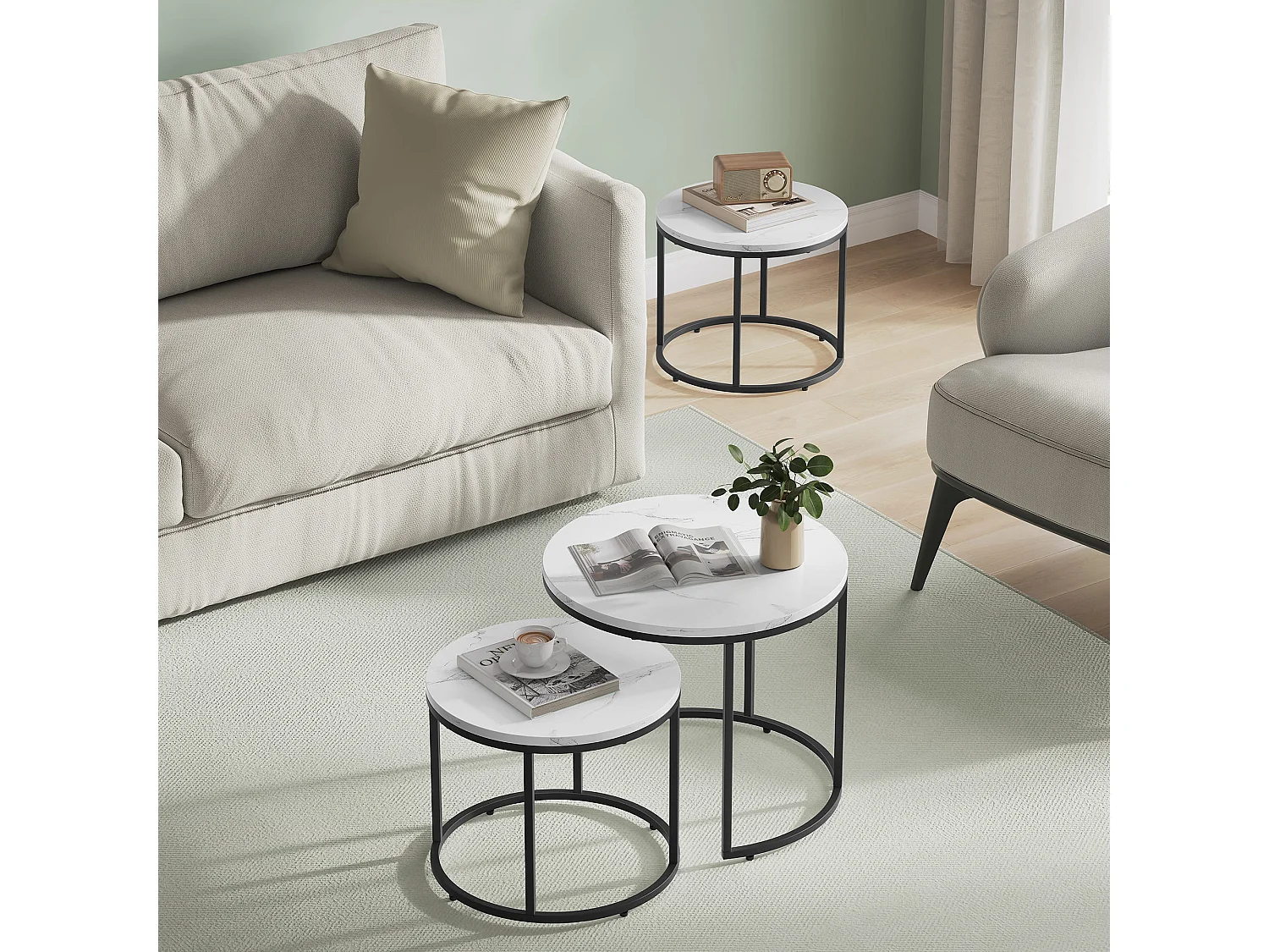 Zestaw 2 okrągłych stolików kawowych Valora | Marmurowy blat z czarnymi nogami