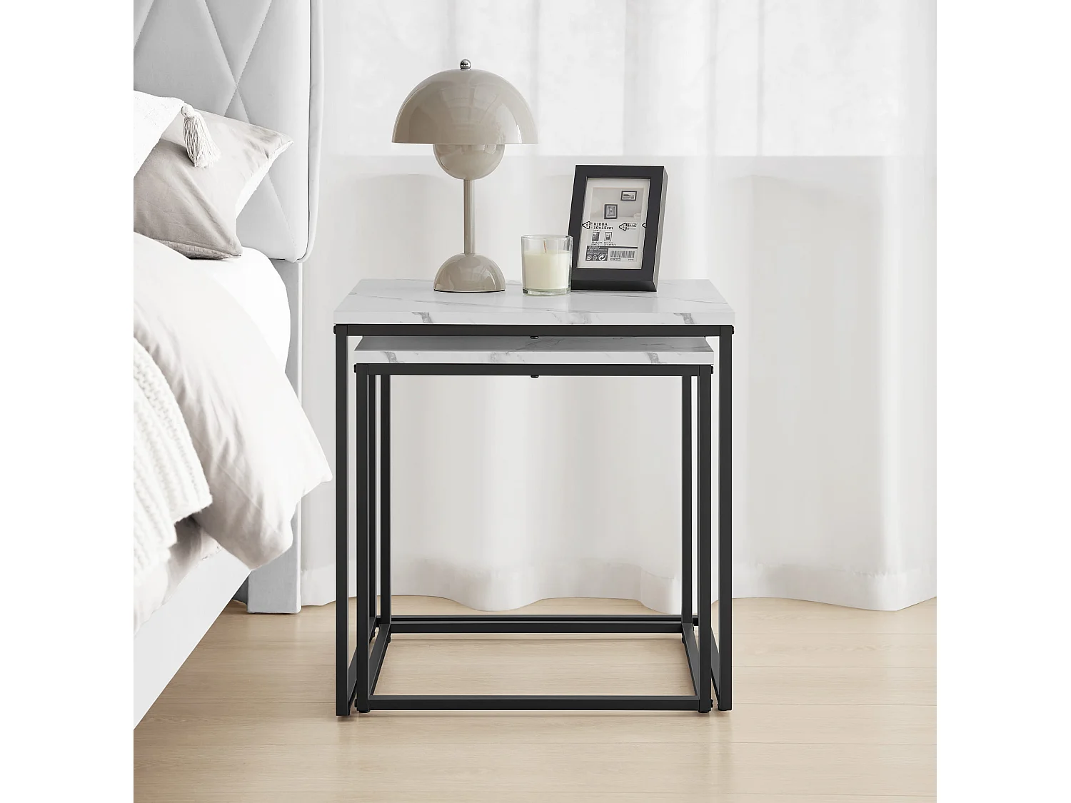 Tables basses carrées Valora, lot de 2 | Plateau en marbre et cadre en acier noir