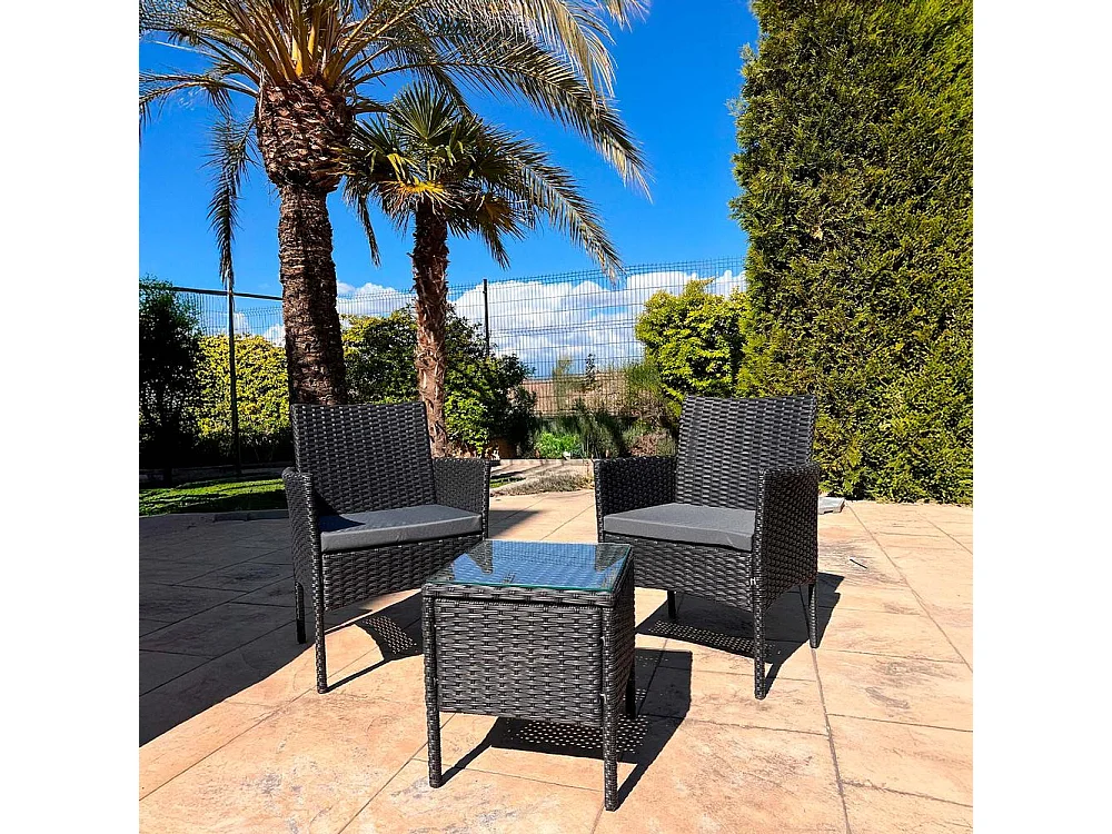 Set de jardín de ratán – 3 piezas, 2 sillas con cojines y mesa de cristal – Yoevu