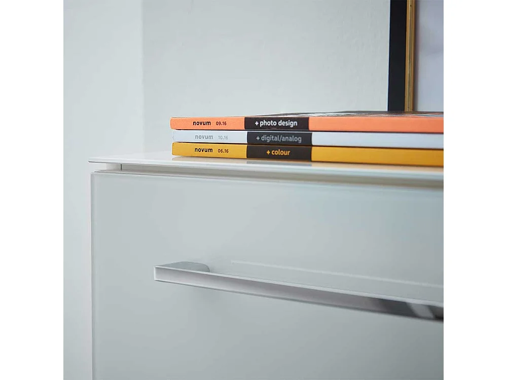 Aktenordnerschrank in Weiß mit Glas beschichtet abschließbar