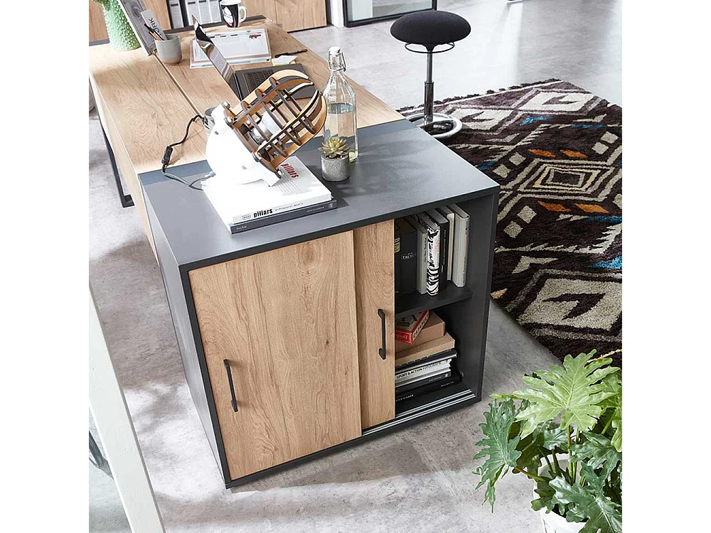 Kleiner Aktenschrank mit Schiebet�ren 2 Ordnerh�hen