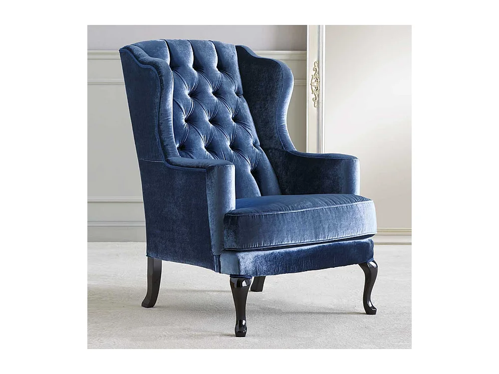 Luxus Ohrensessel in Blau Samt Vierfußgestell aus Holz