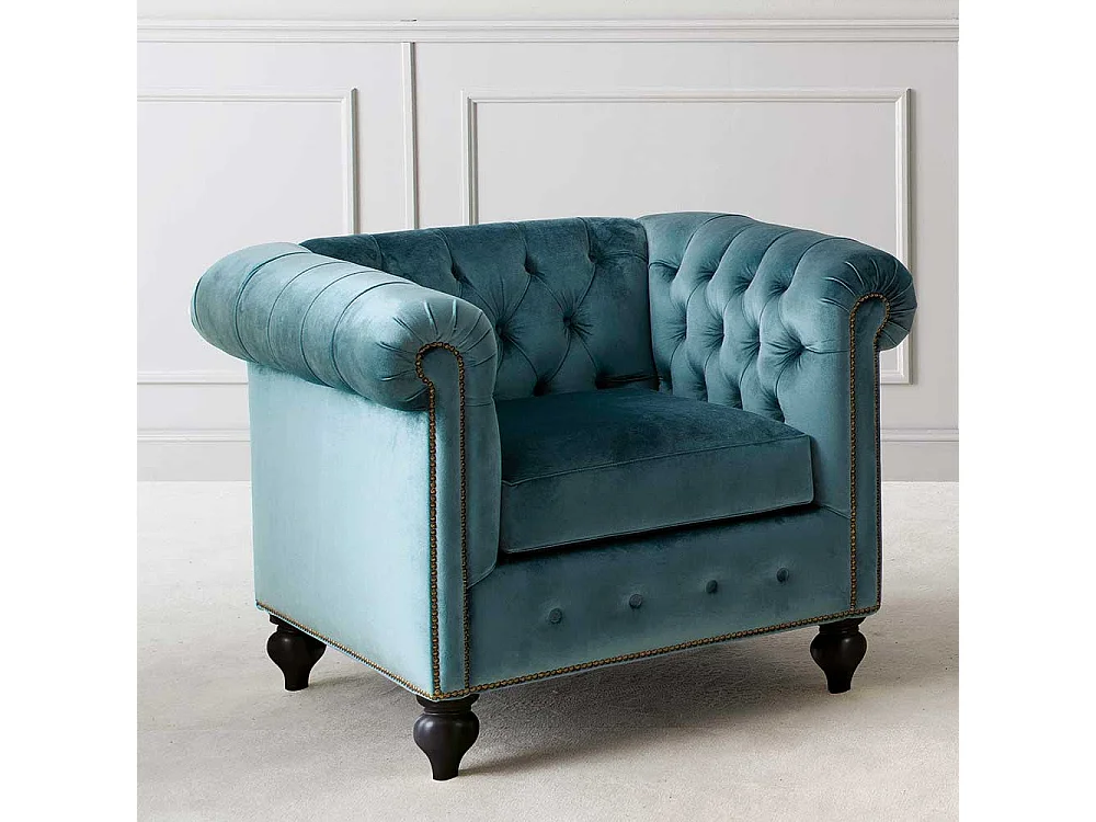 Chesterfield Samt Sessel in Petrol Vierfußgestell aus Holz
