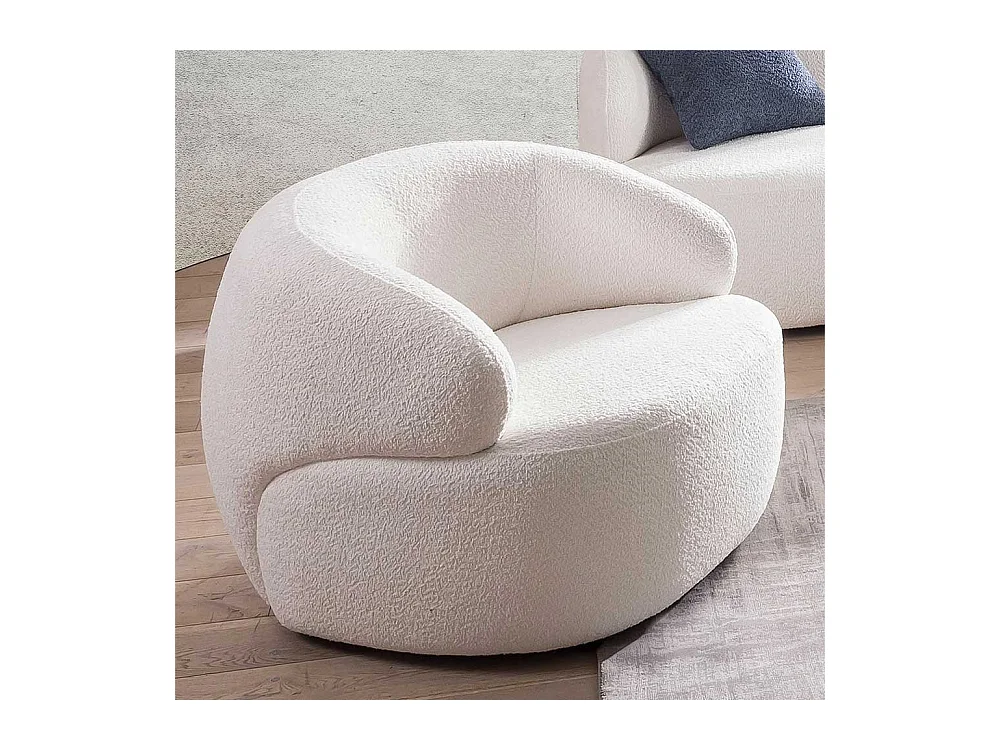 Weißer Polstersessel im Skandi Design Boucle Stoff Bezug