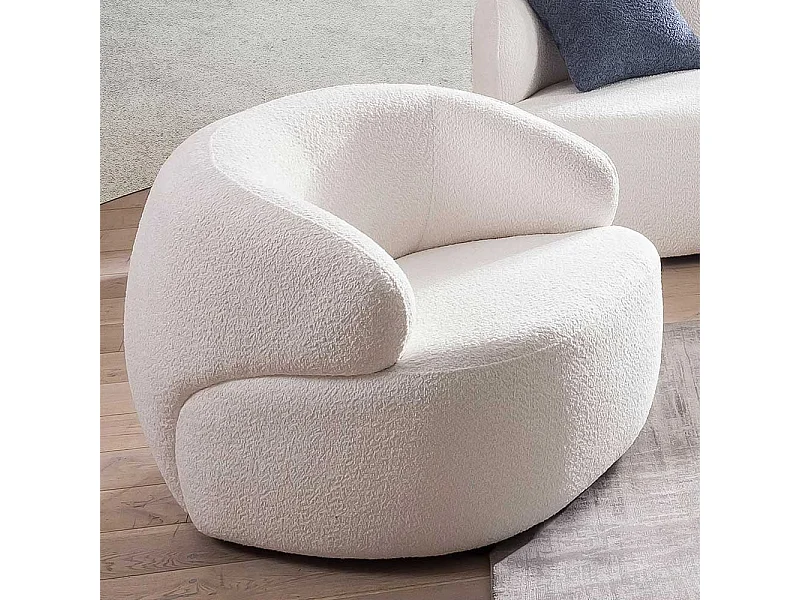 Weißer Polstersessel im Skandi Design Boucle Stoff Bezug