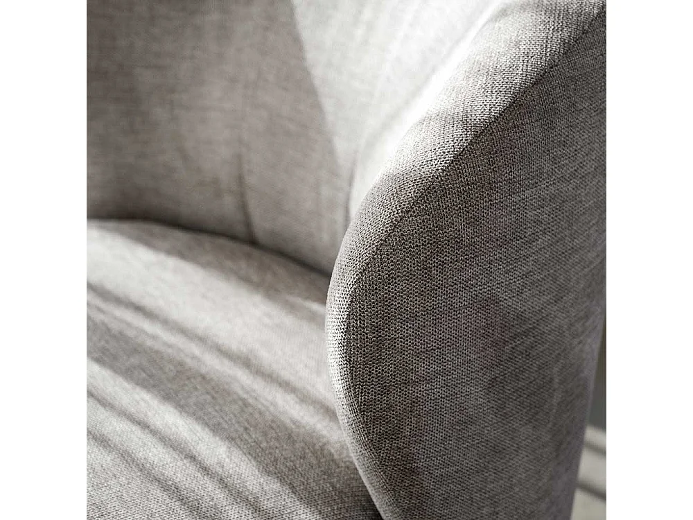 Drehsessel Beige Stoff im Skandi Design das Wohnzimmer