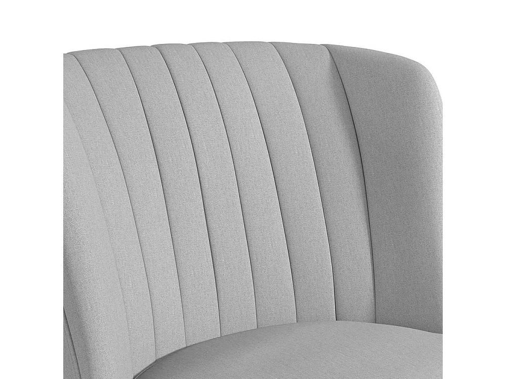 Hellgrauer Einzelsessel im Retrostil Vierfußgestell aus Holz