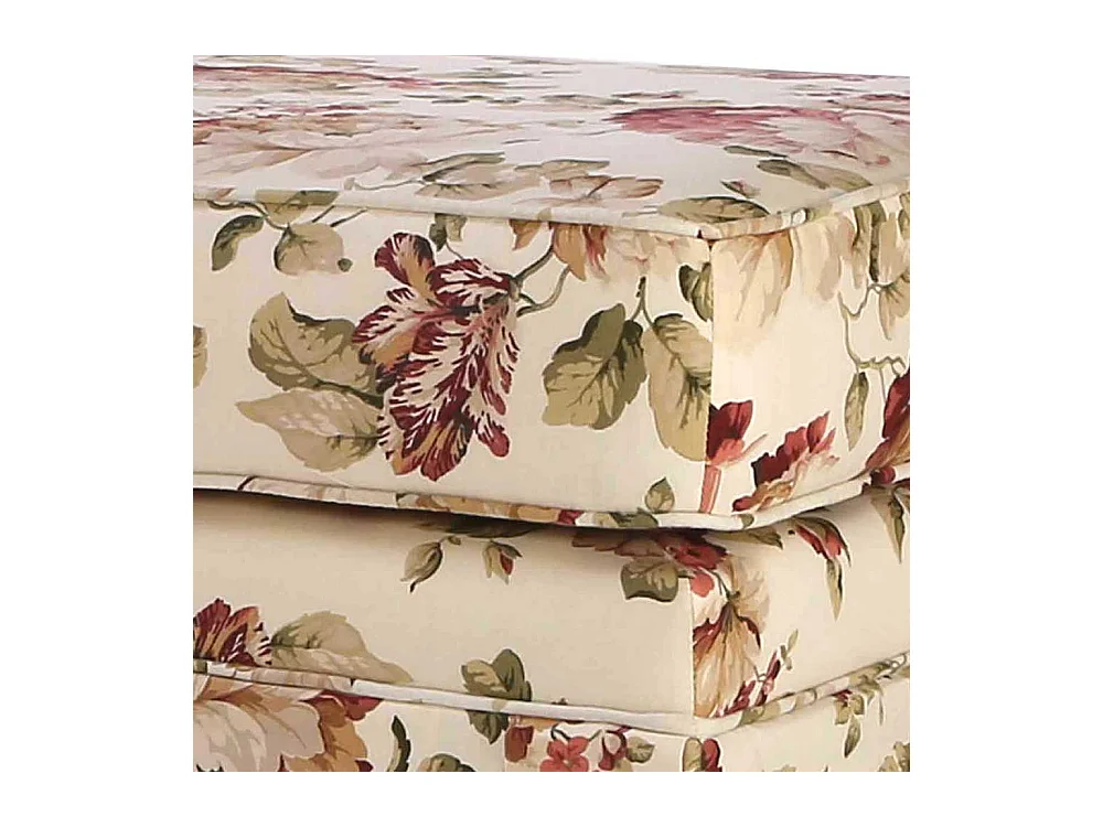 Geblümter Sitzhocker aus Webstoff Landhausstil