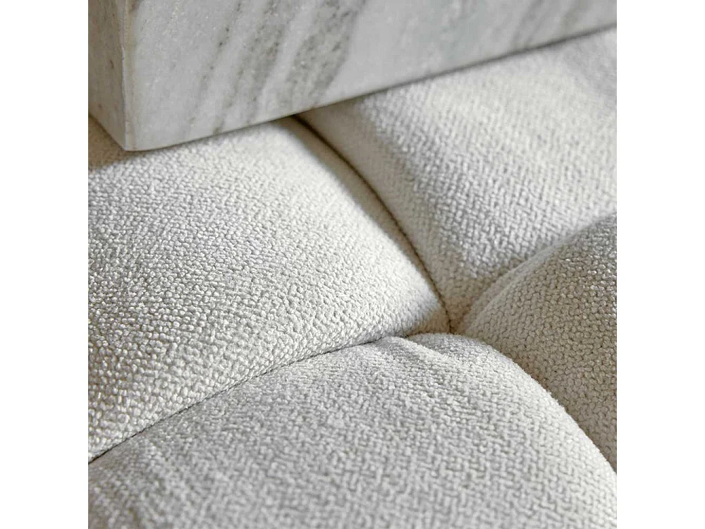 Sitzhocker Hocker in Cremeweiß und quadratischer Form