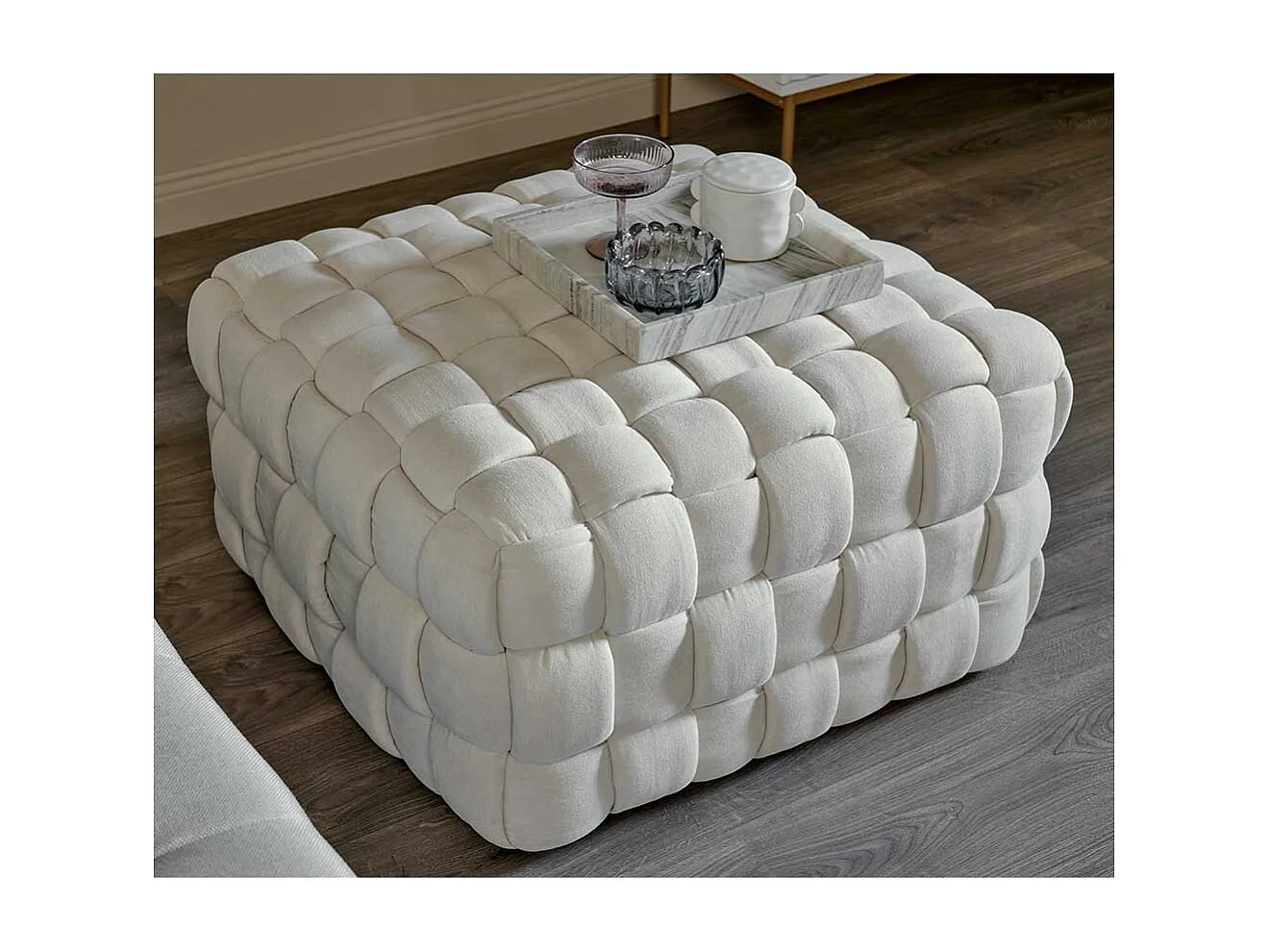 Sitzhocker Hocker in Cremeweiß und quadratischer Form