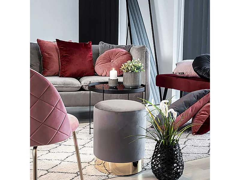 Grauer Sitzhocker aus Samt unde Stahl rund