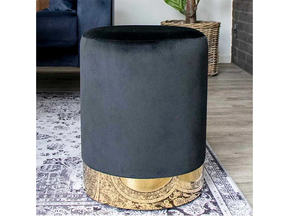 Samt Beistellhocker in Schwarz und Messingfarben Retrostil