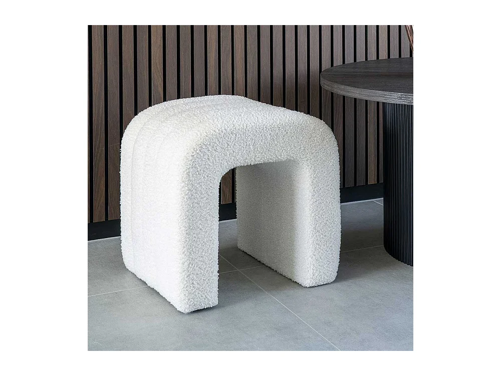 Hocker Polsterhocker im Skandi Design aus Boucle Stoff