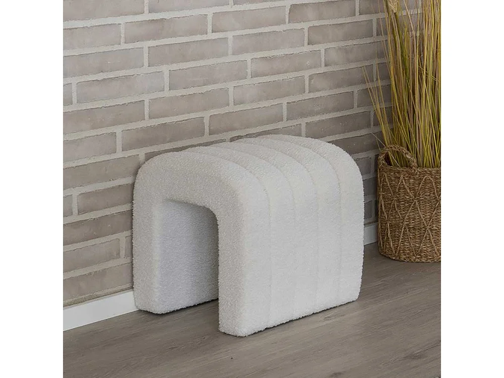 Hocker Polsterhocker im Skandi Design aus Boucle Stoff