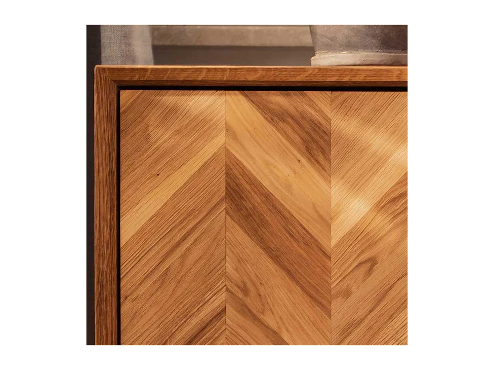 Wildeiche Kommode aus Massivholz Vierfußgestell aus Metall