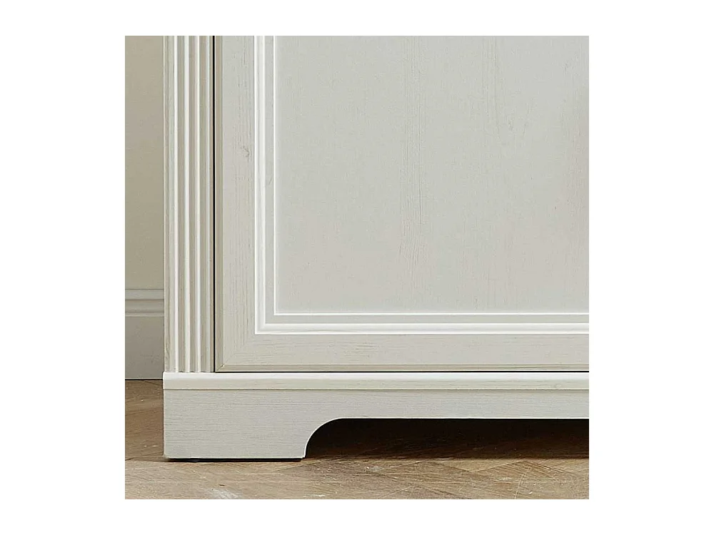 Kommode mit drei Schubladen 150 cm hoch