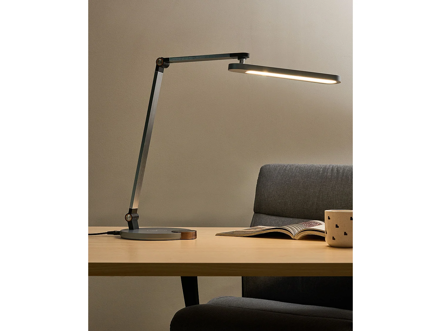 Lampe de bureau LED CAROY Avec chargeur sans fil Gris
